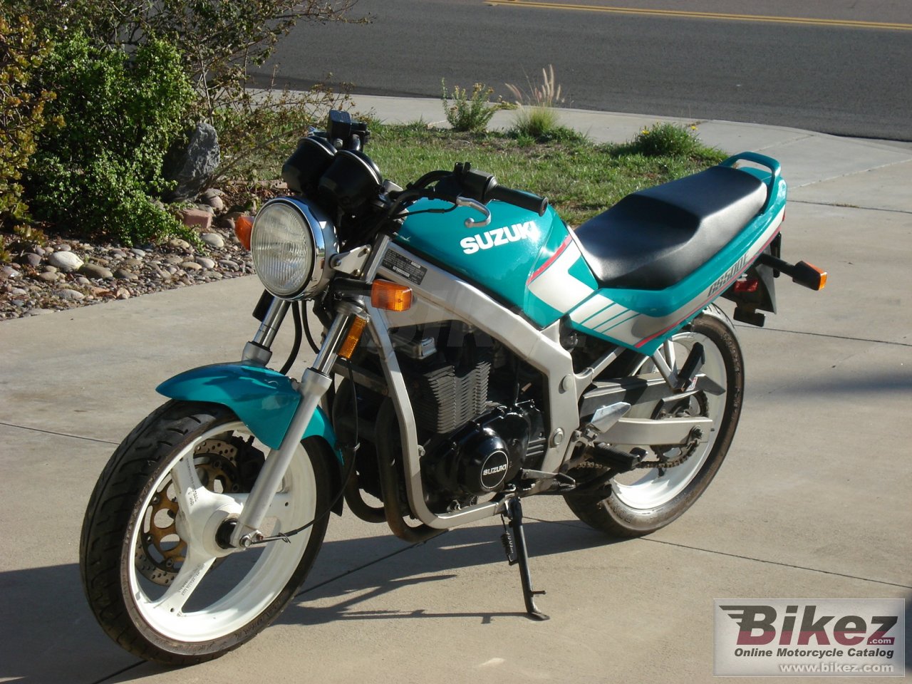 Big  gsx 600 f (reduced effect) picture and wallpaper from Bikez.com